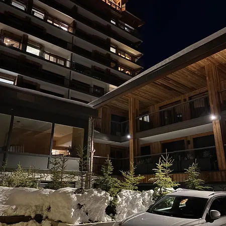 Renove- Skis Aux Pieds-parking- 1650 Apartment *